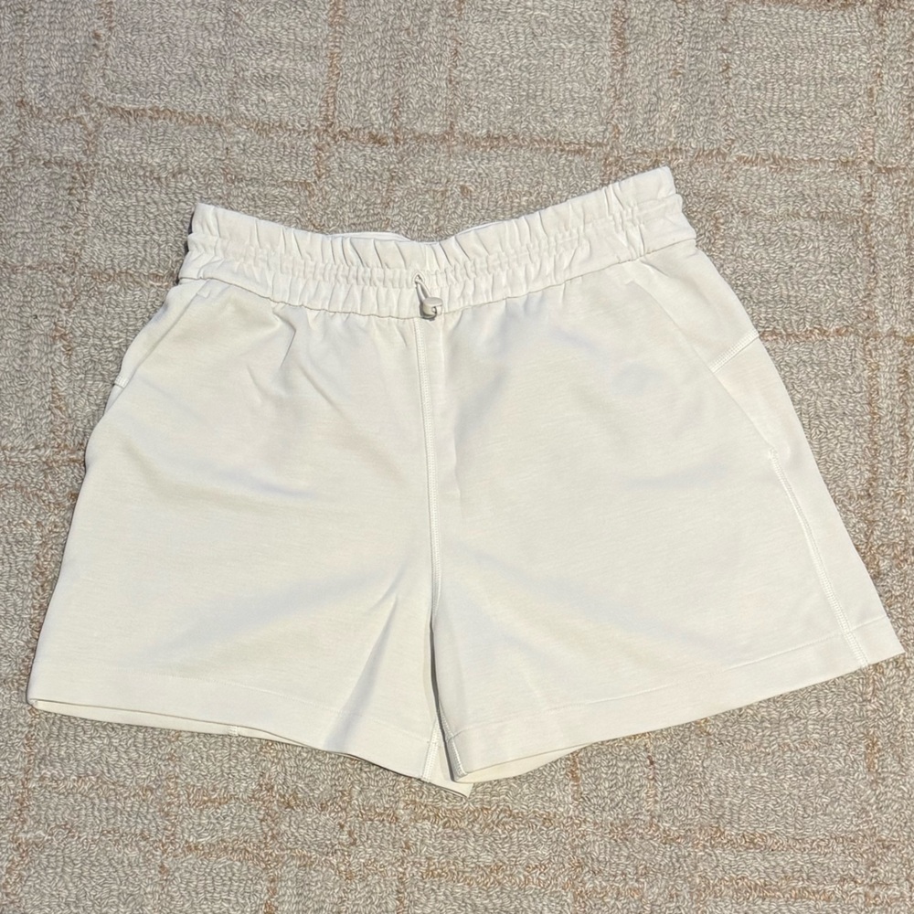 Lululemon Softstreme High-Rise Short 4” Lemon Sorbet - Picture 3 of 3